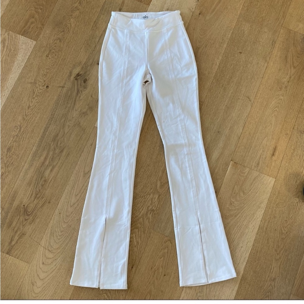 Alo Yoga High Waist Flare Pants in Off White Size XS